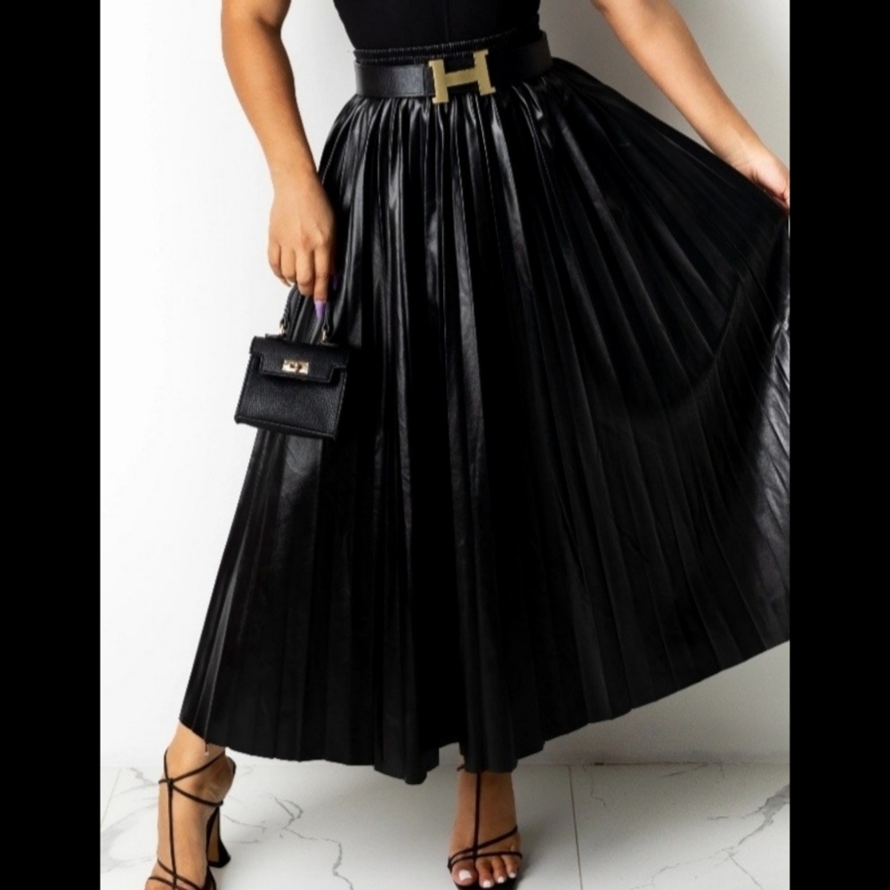Faux leather black skirt